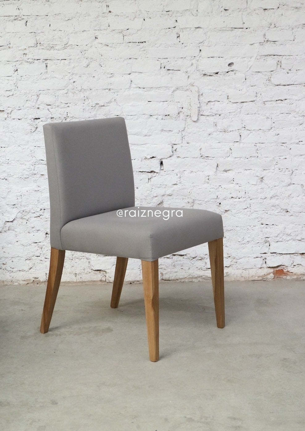 STOCK - Silla New Classic Petiribi Gris Topo