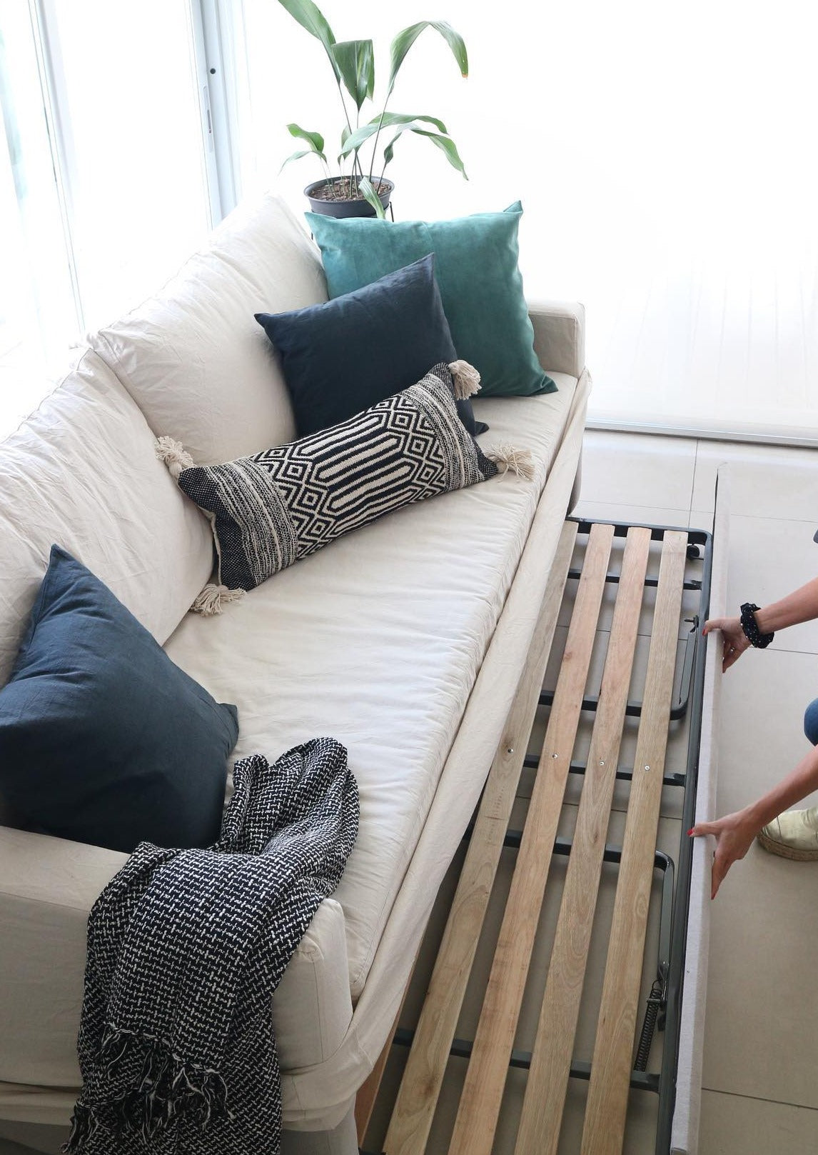 SOFA CAMA CUBO TAPIZADO EN PANAMA CON FUNDA TUSSOR NATURAL