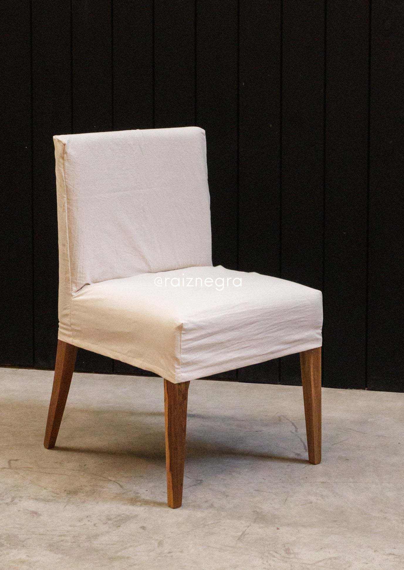 Silla New Classic Petiribi con funda