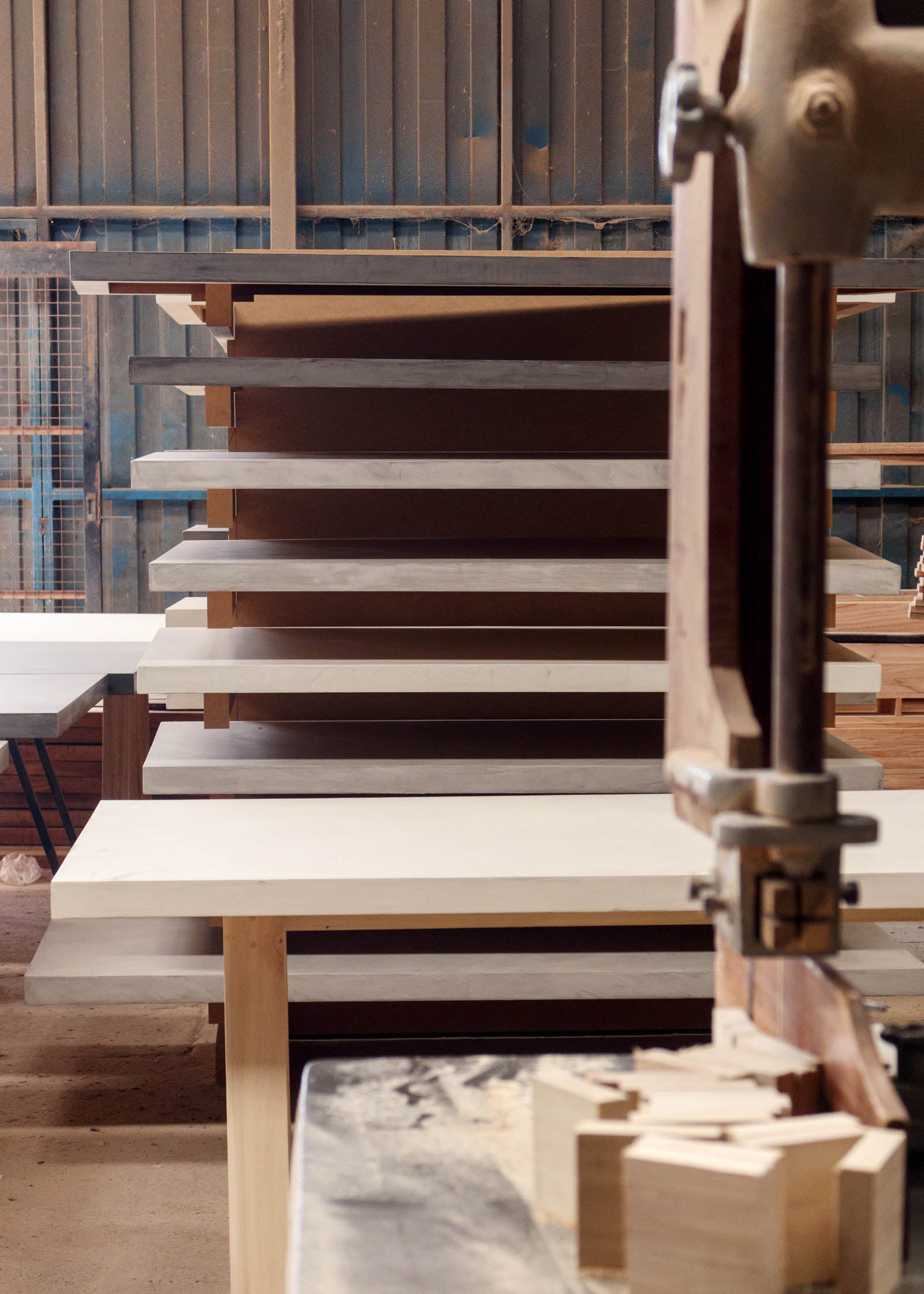 Mesa Oakland Base petiribi - tapa Microcemento