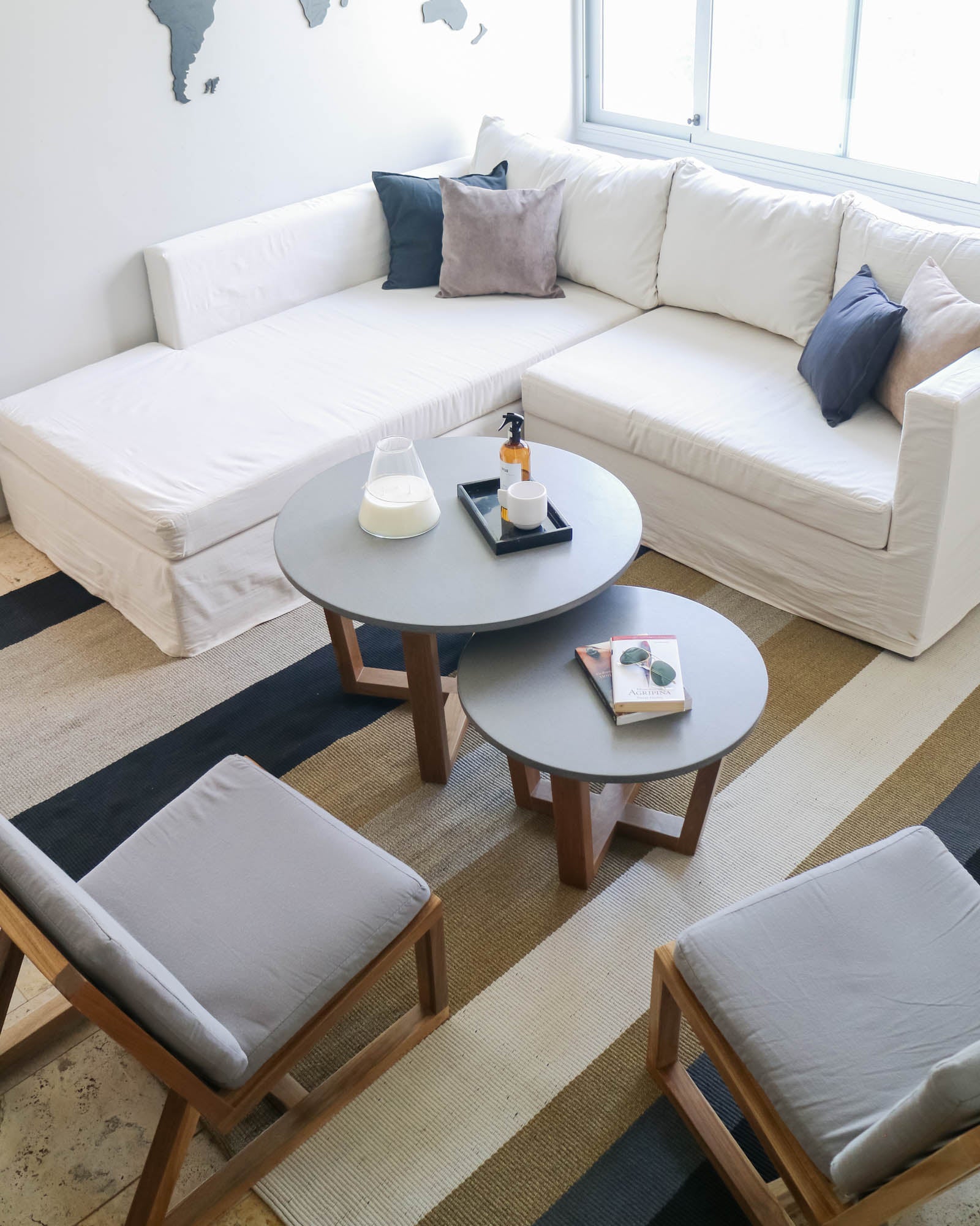 SOFA ESQUINERO CUBO - TAPIZADO EN PANAMA LINO CON FUNDA DE TUSSOR - 90 PROF