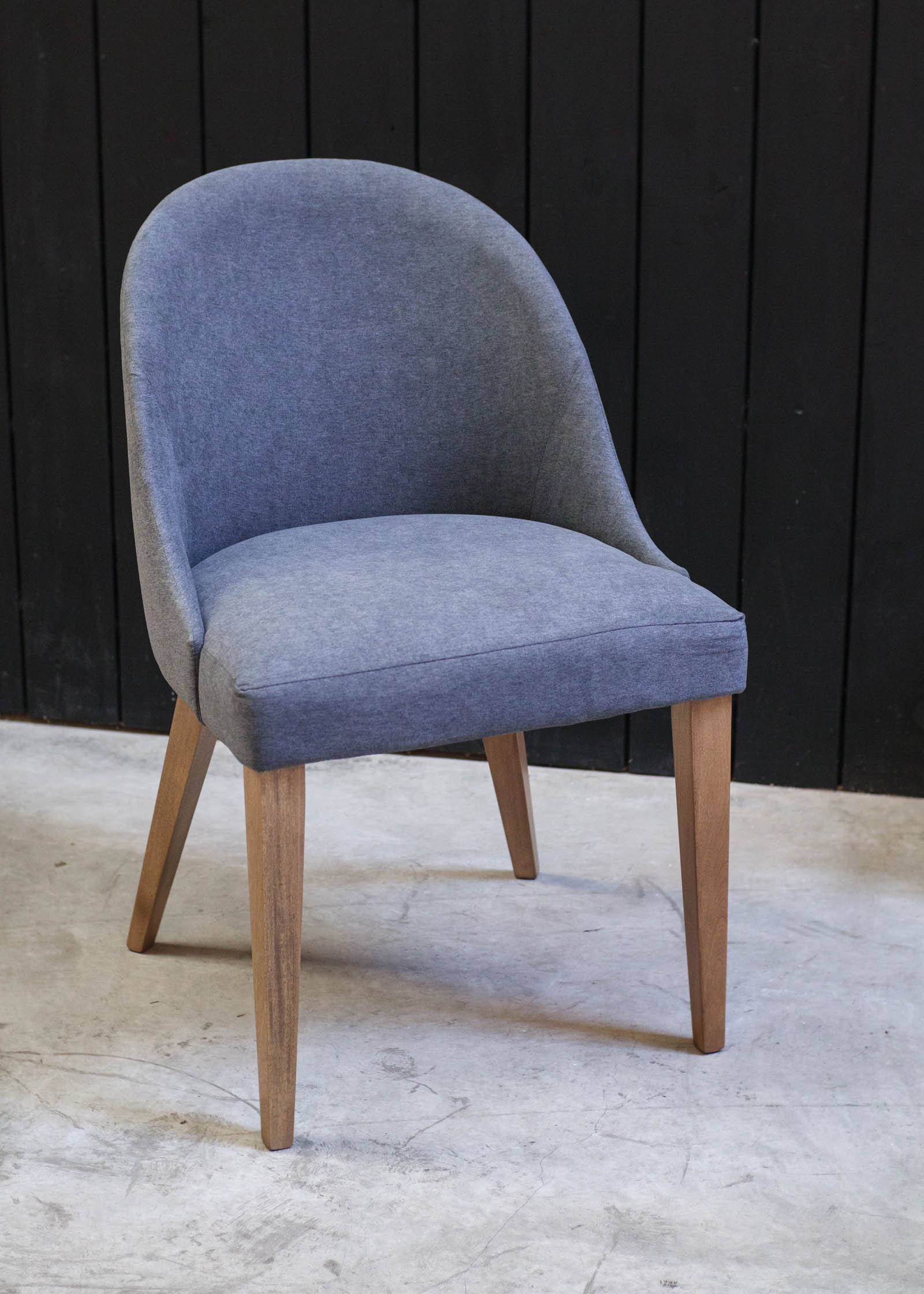 SILLA PRAGA / BASE GUATAMBU