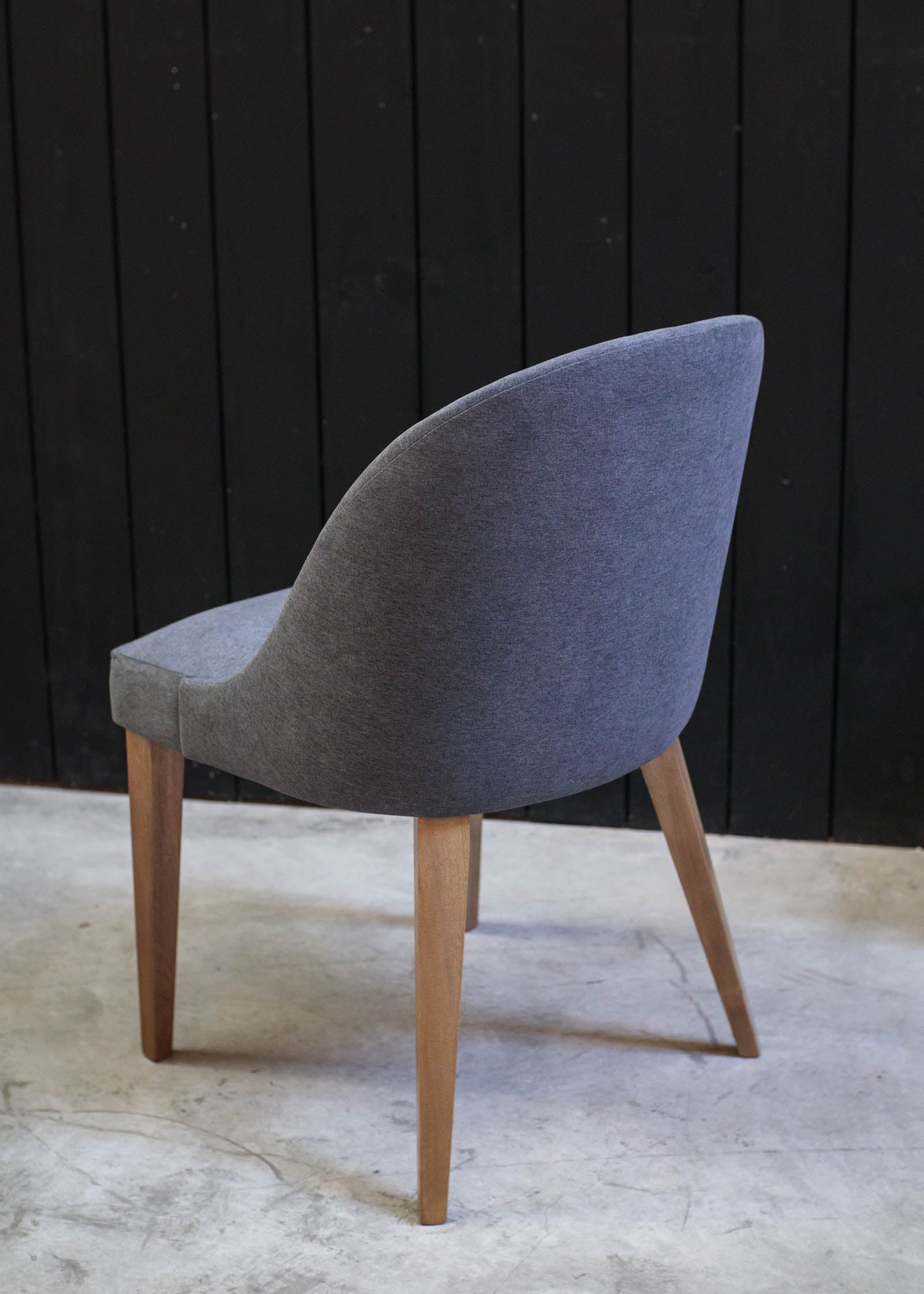 SILLA PRAGA / BASE GUATAMBU