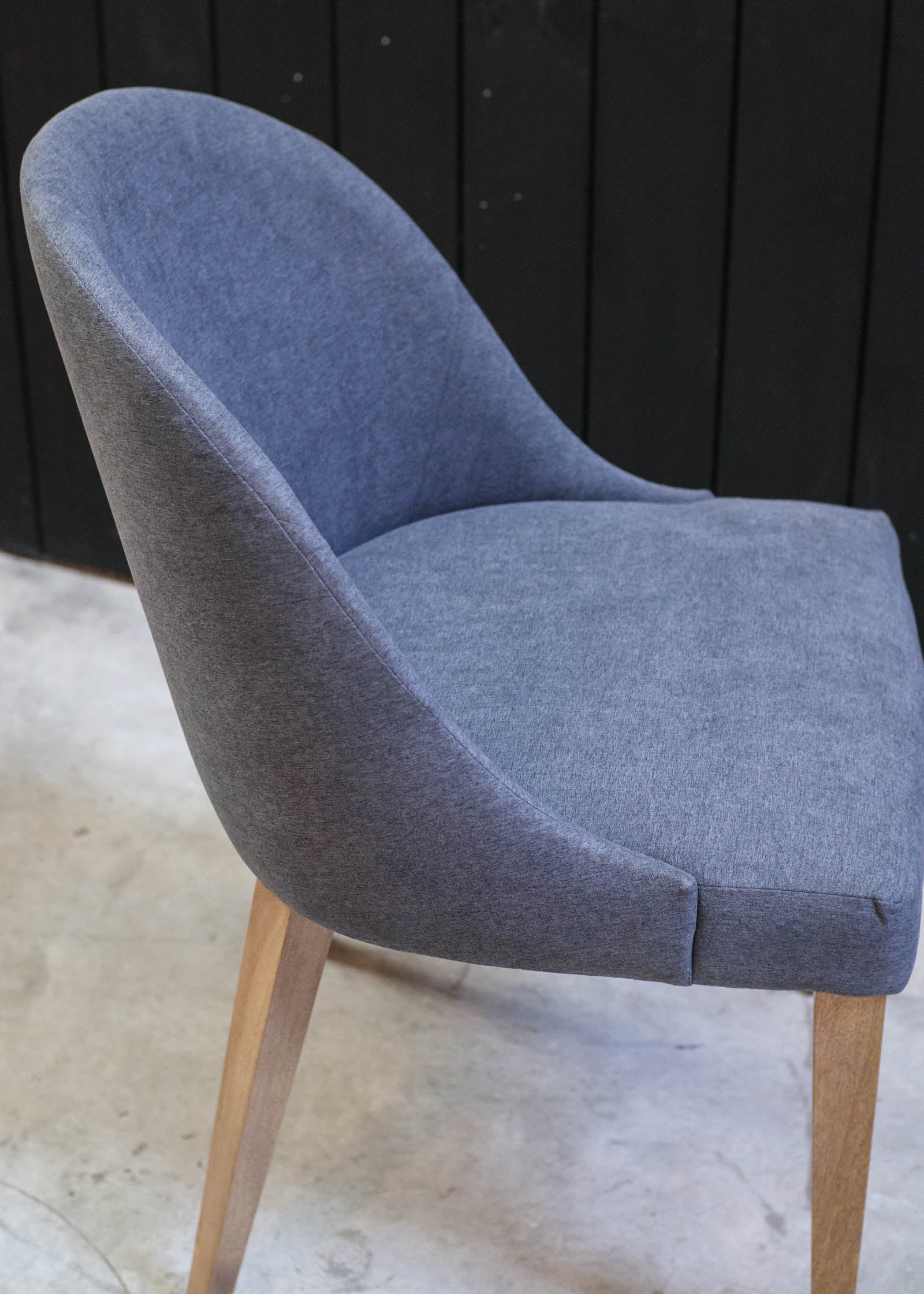 SILLA PRAGA / BASE GUATAMBU