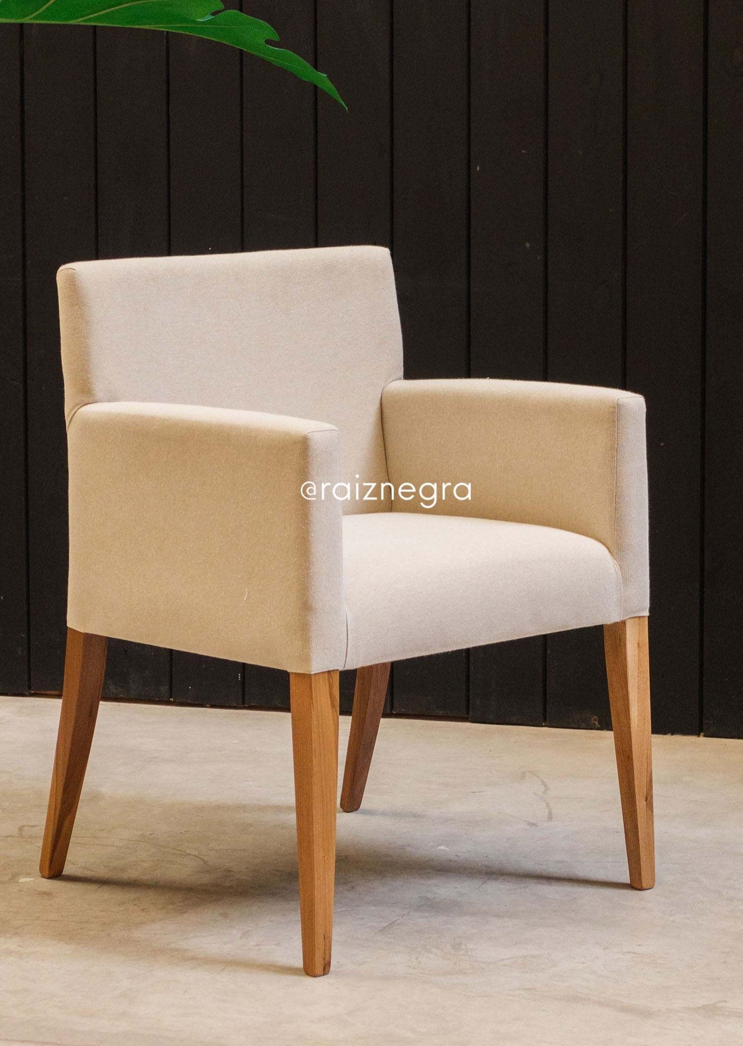 Silla New classic petiribi con apoya brazos