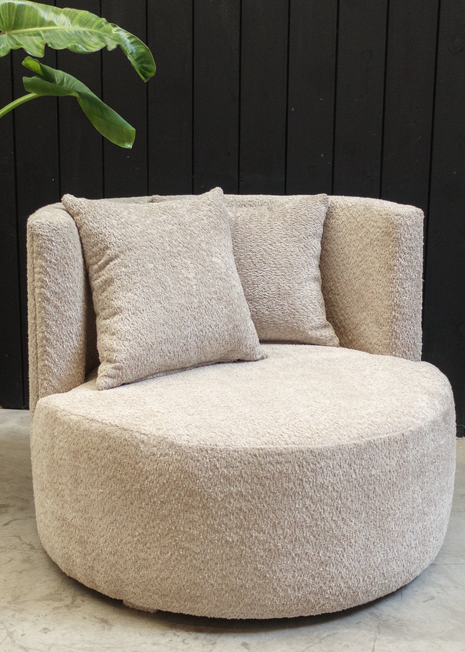 SOFA CIRCULAR SHAGGY