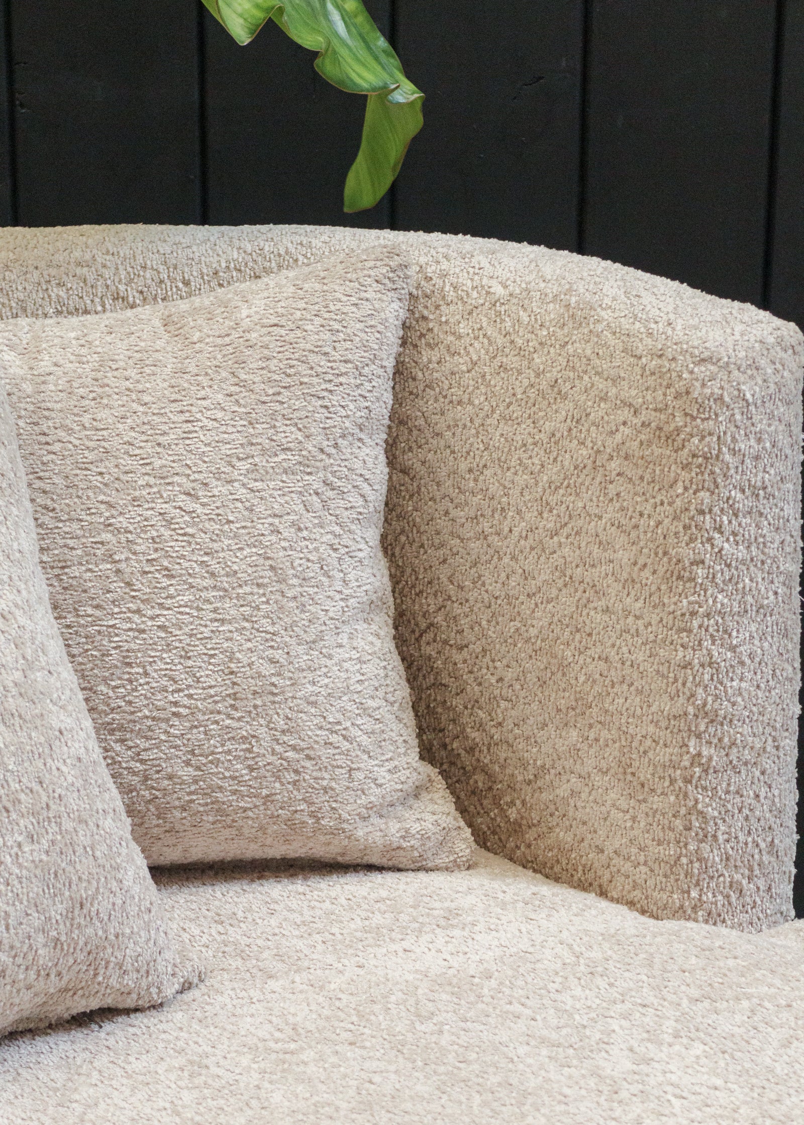 SOFA CIRCULAR SHAGGY