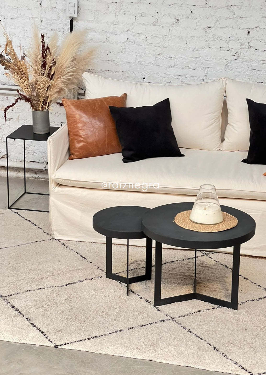 SOFA CAMA GHOST TAPIZADO EN LIENZO CON FUNDA TUSSOR NATURAL