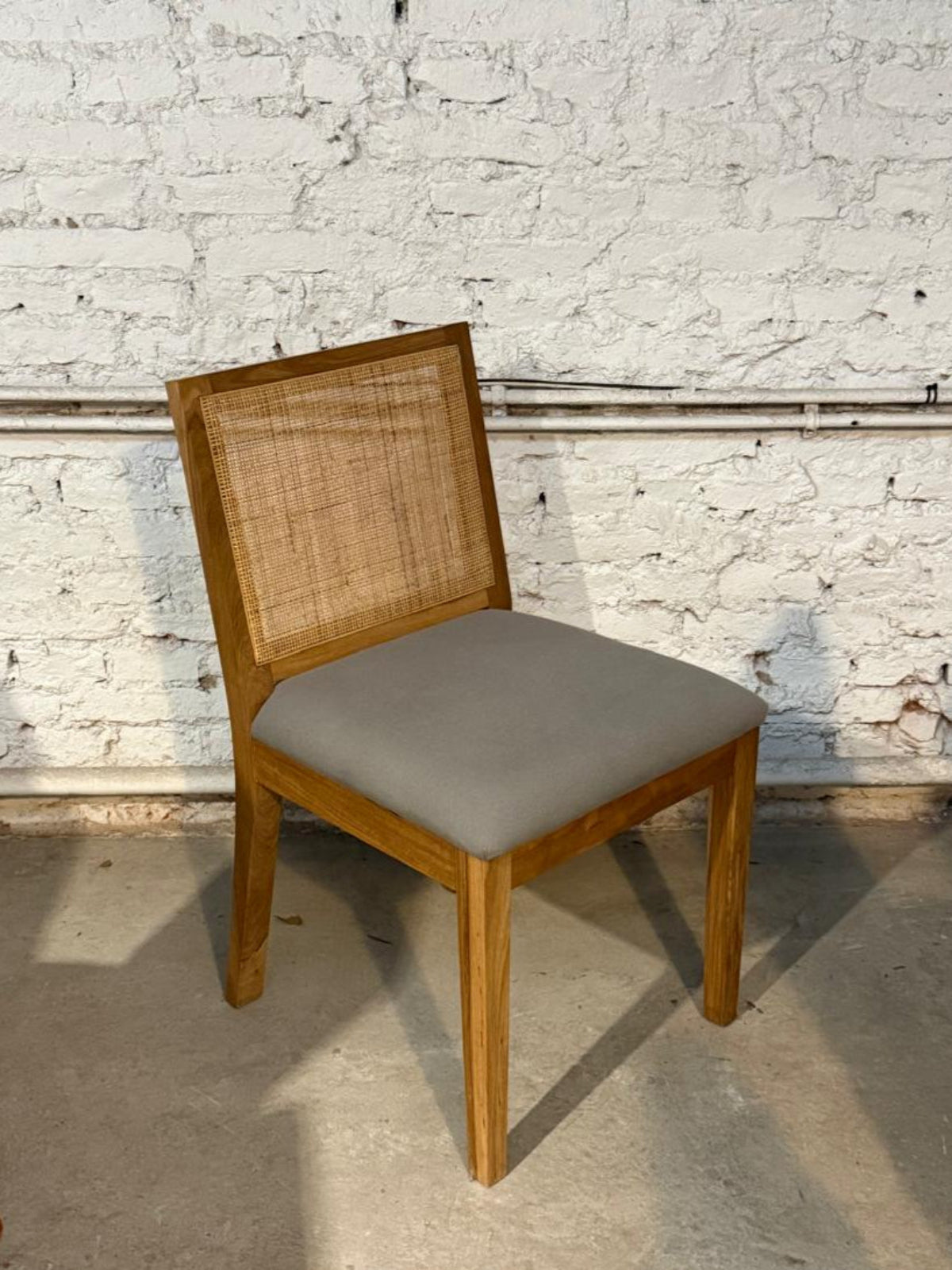 STOCK SILLAS BRUSELAS GRIS TOPO