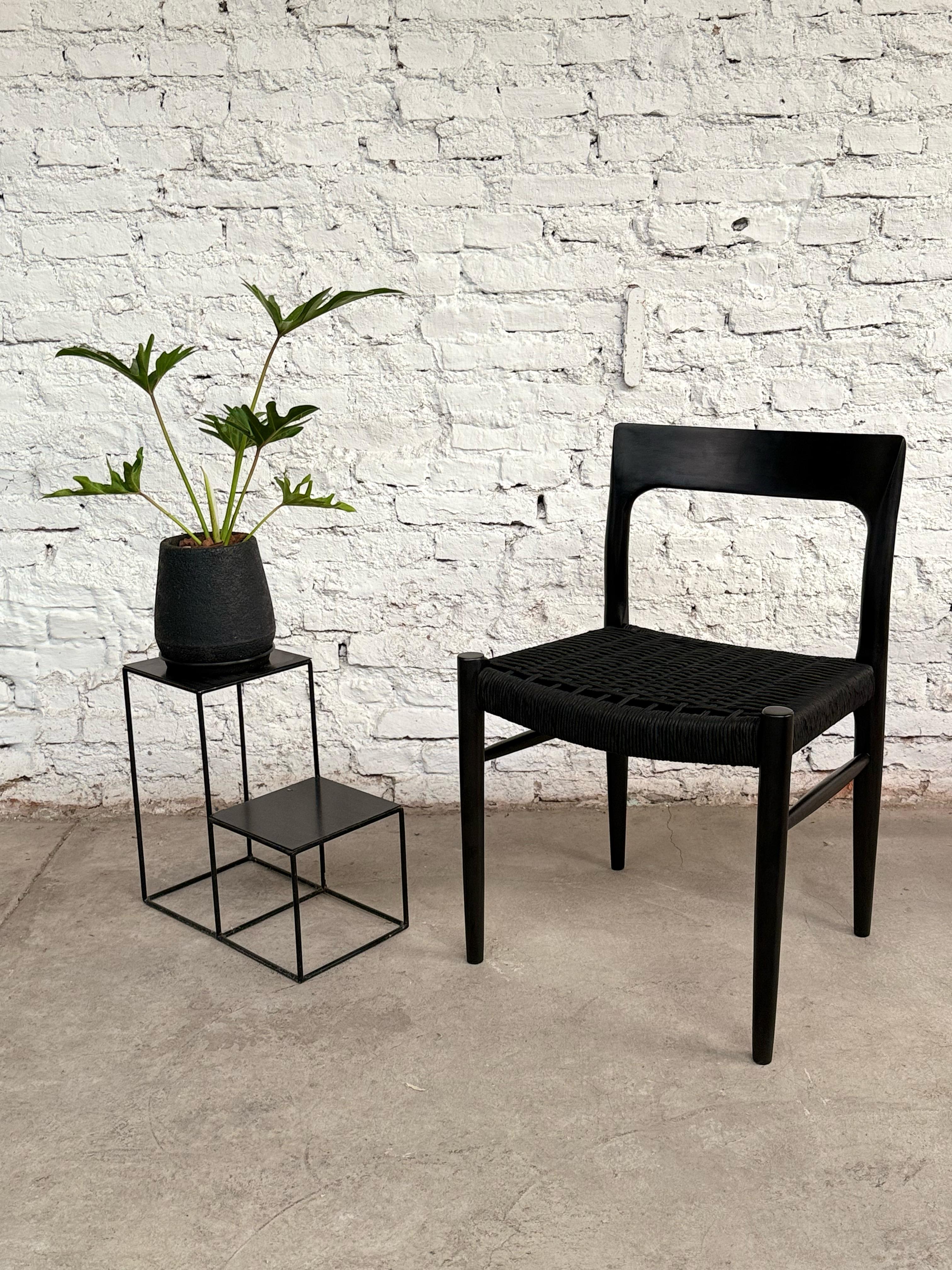 Silla Moller black