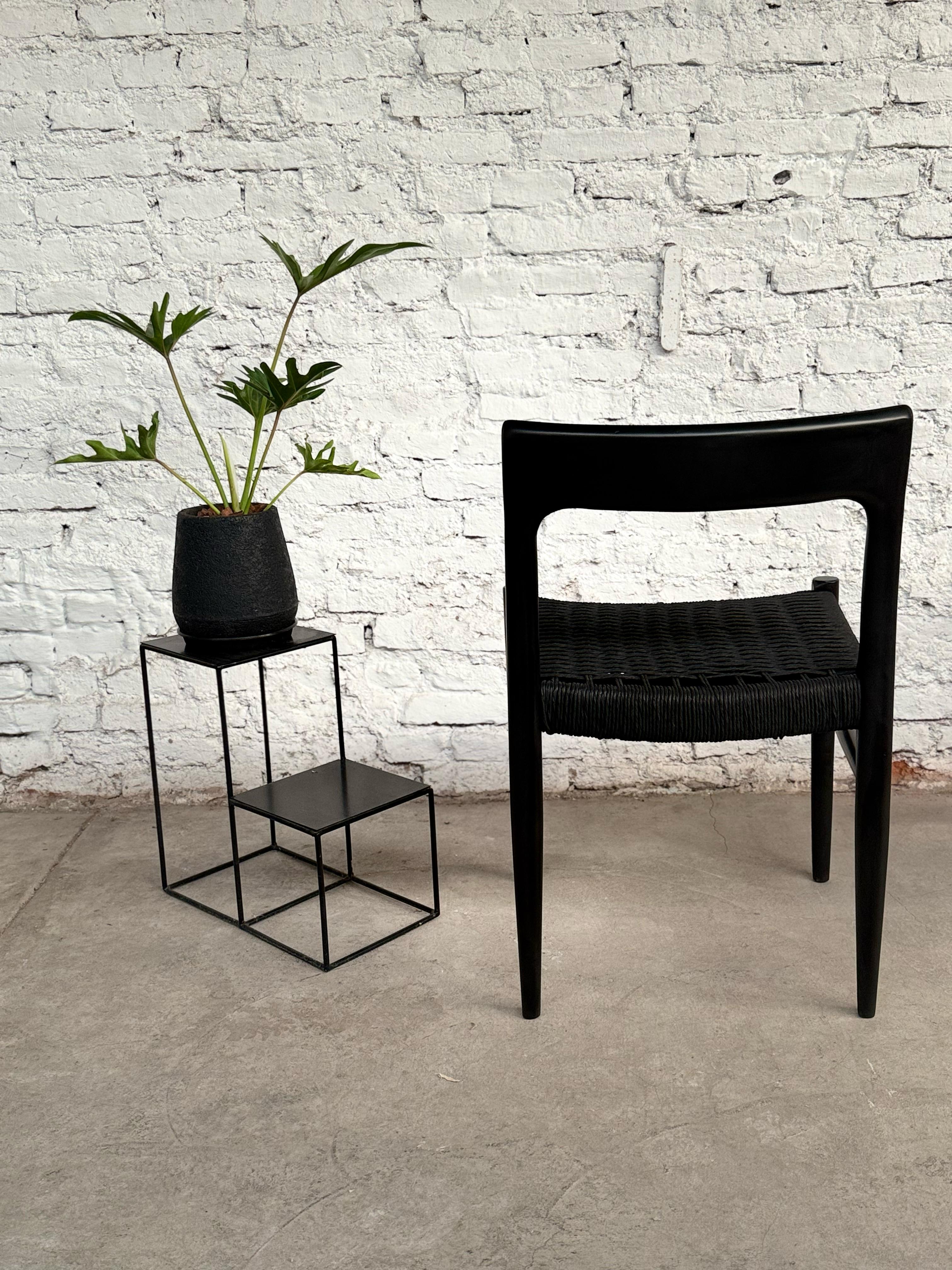 Silla Moller black