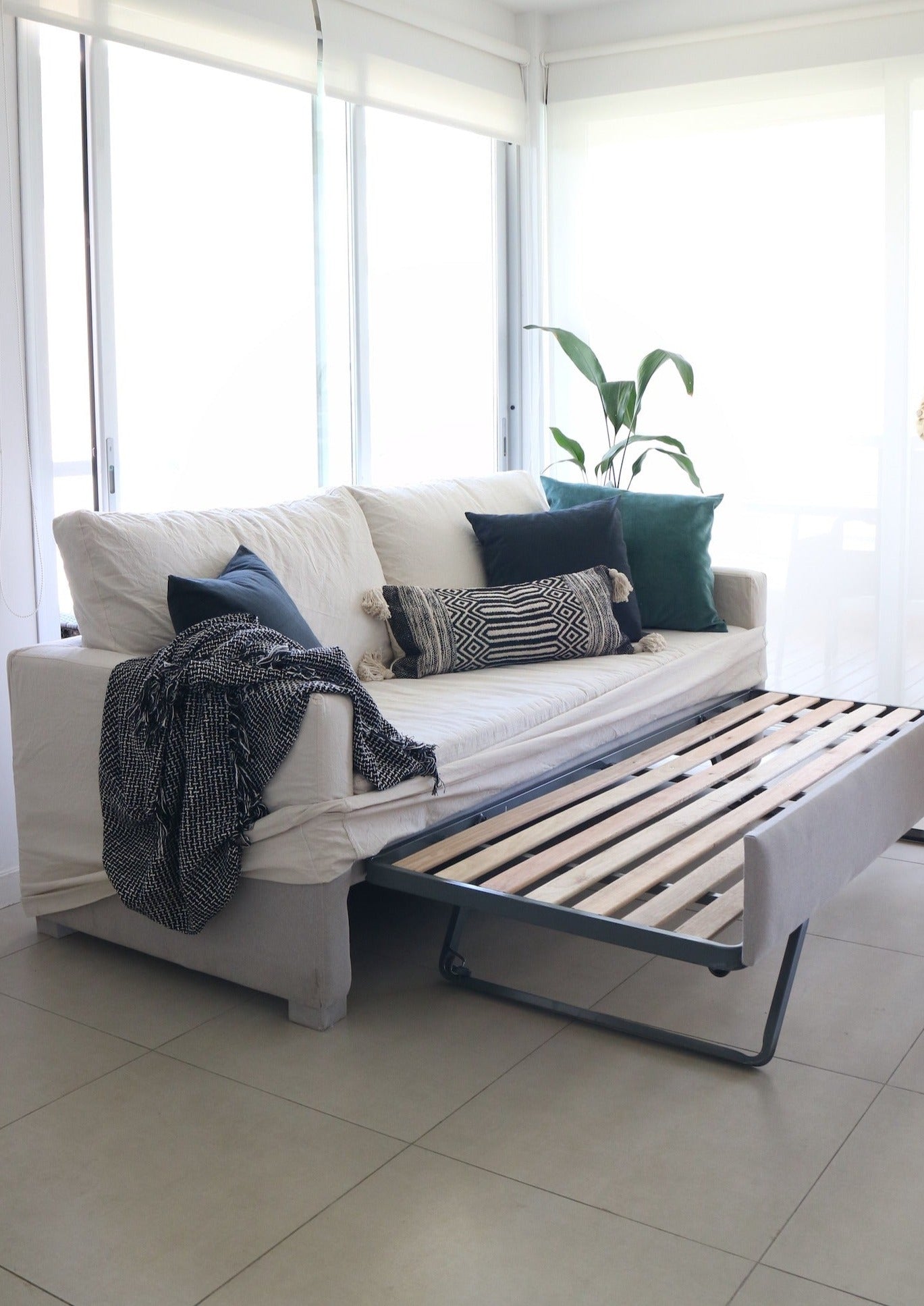 SOFA CAMA CUBO TAPIZADO EN PANAMA CON FUNDA TUSSOR NATURAL