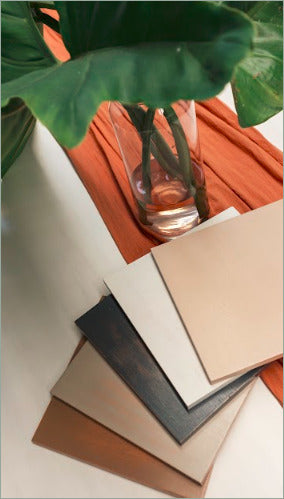 Mesa Helena - Tapa Paraíso Patinada  - Base Loro Blanco